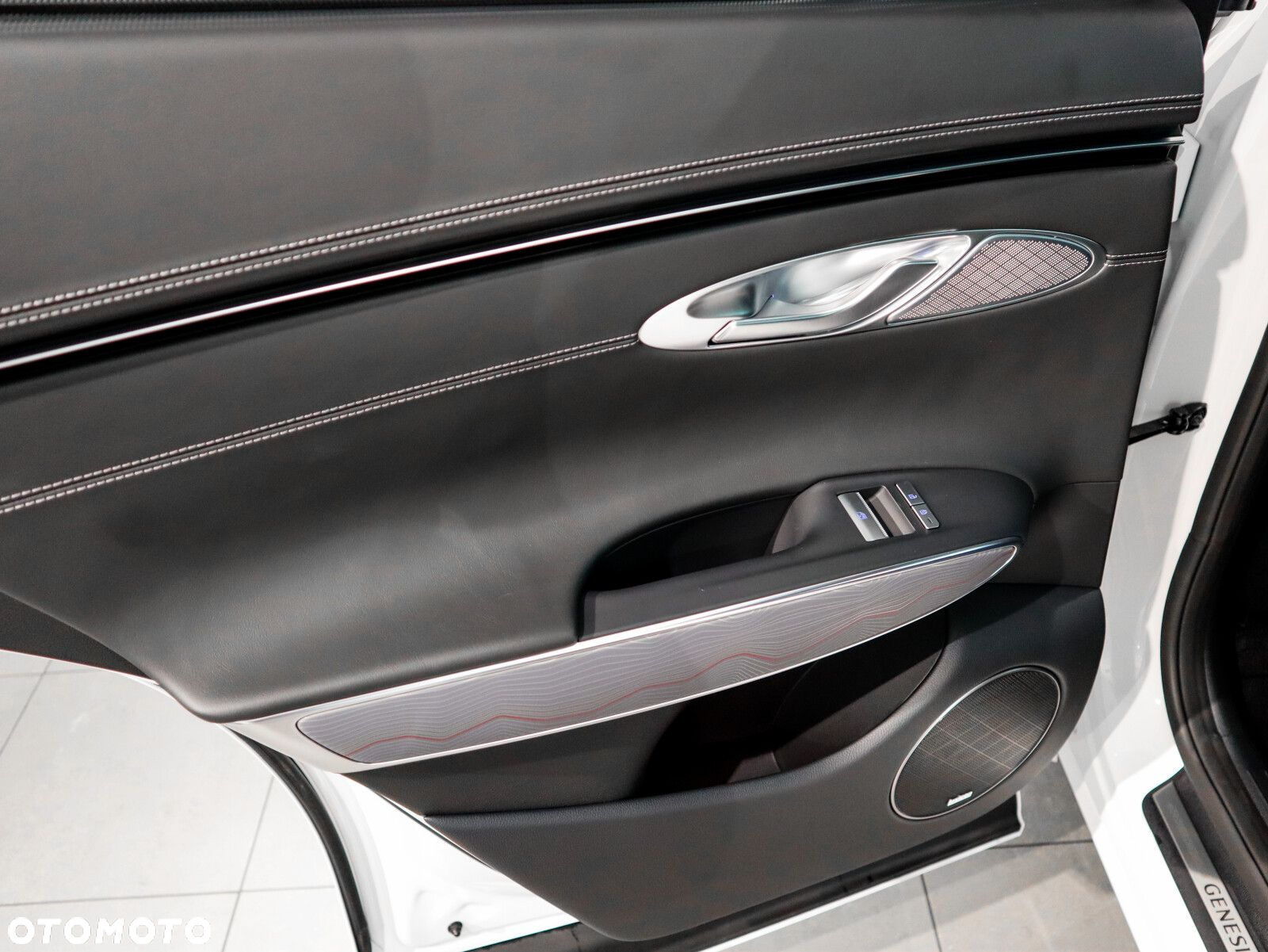 Genesis GV70 2.5T AWD AT8 Luxury Line - 24