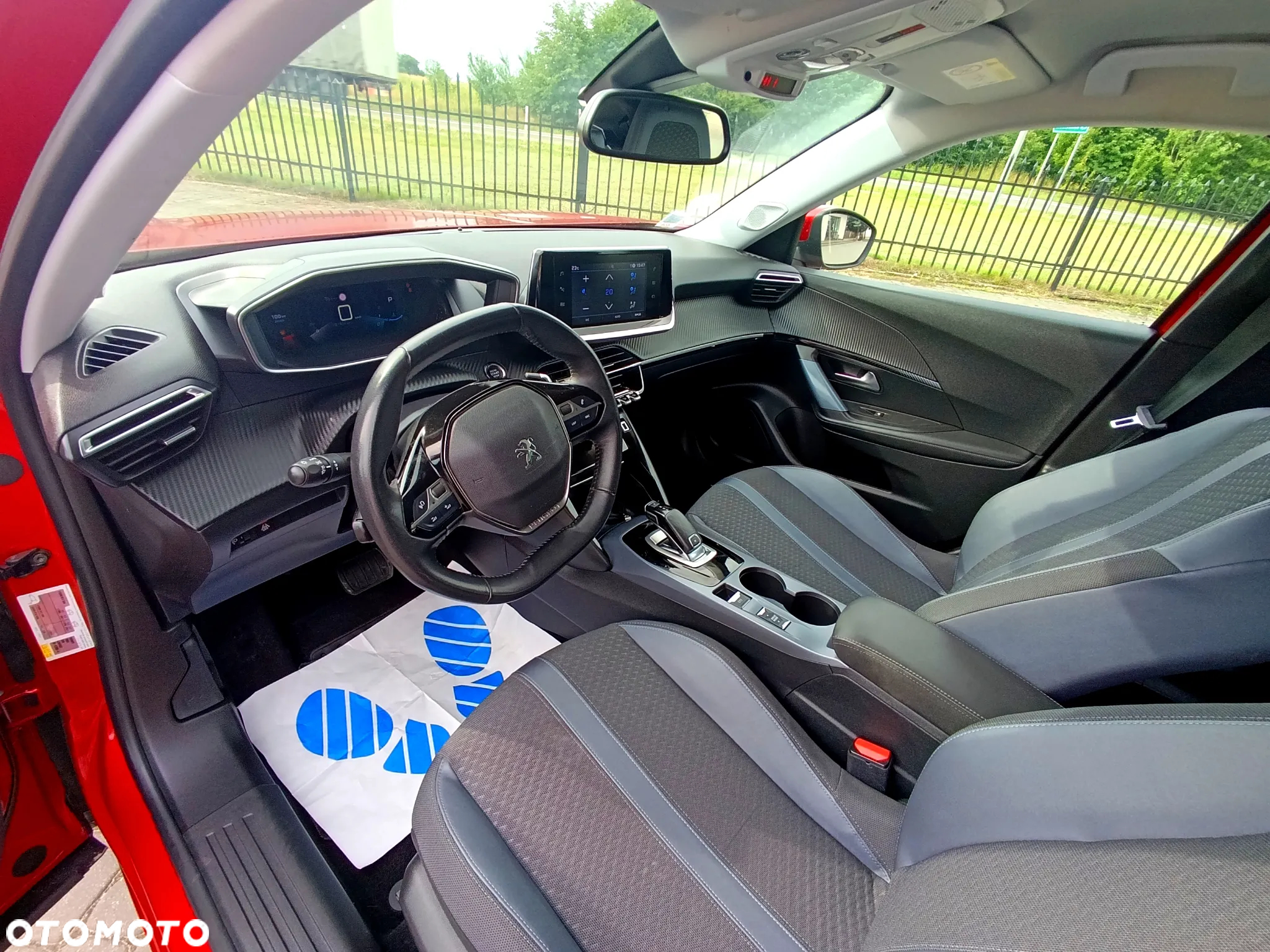 Peugeot 2008 BlueHDi 130 Allure S&S EAT8 - 23