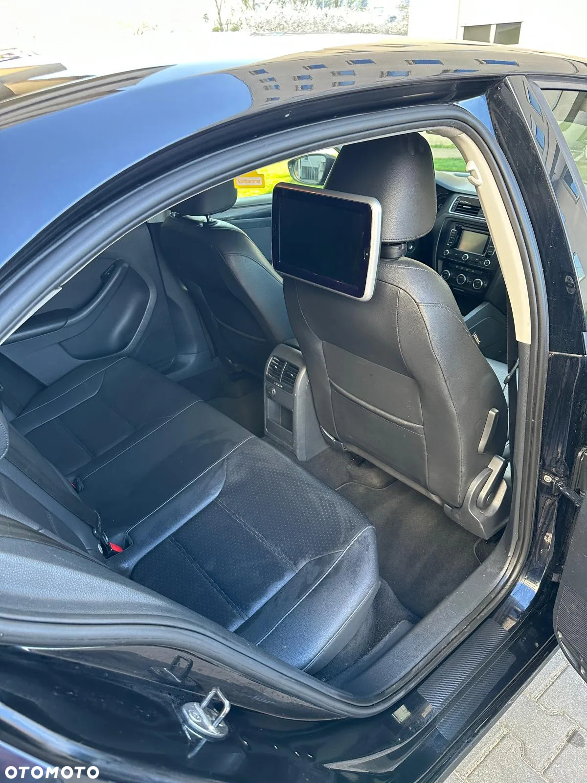 Volkswagen Jetta 1.6 TDI Comfortline DSG - 12
