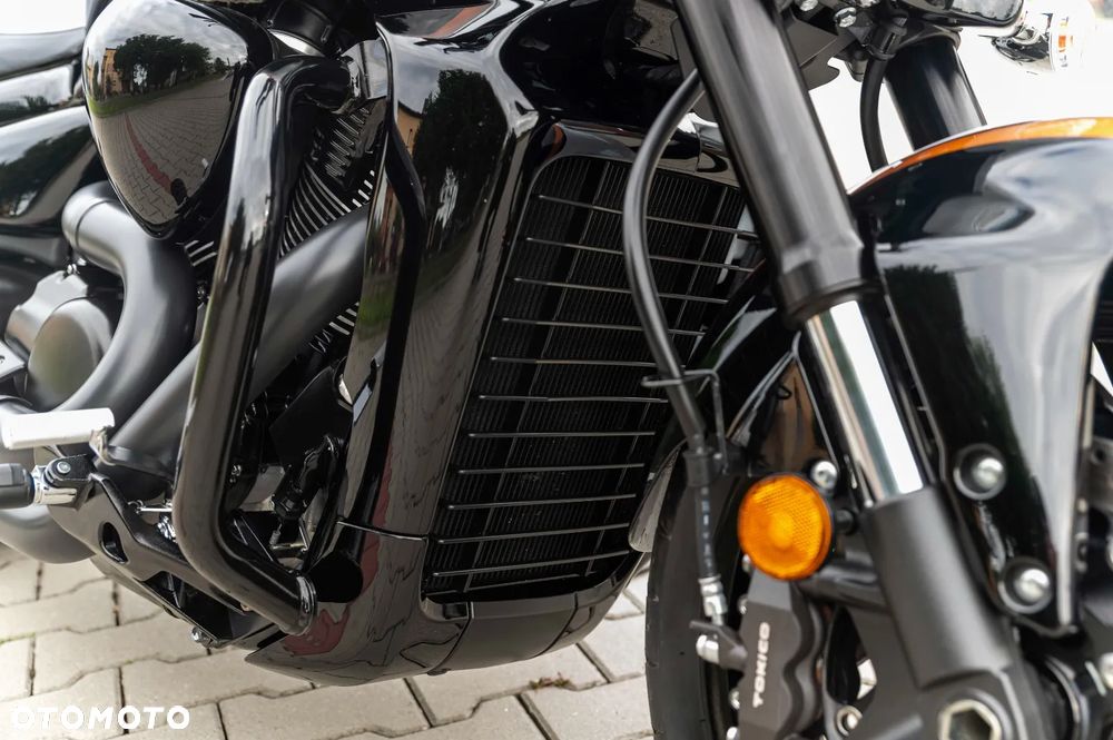 Suzuki Boulevard - 32
