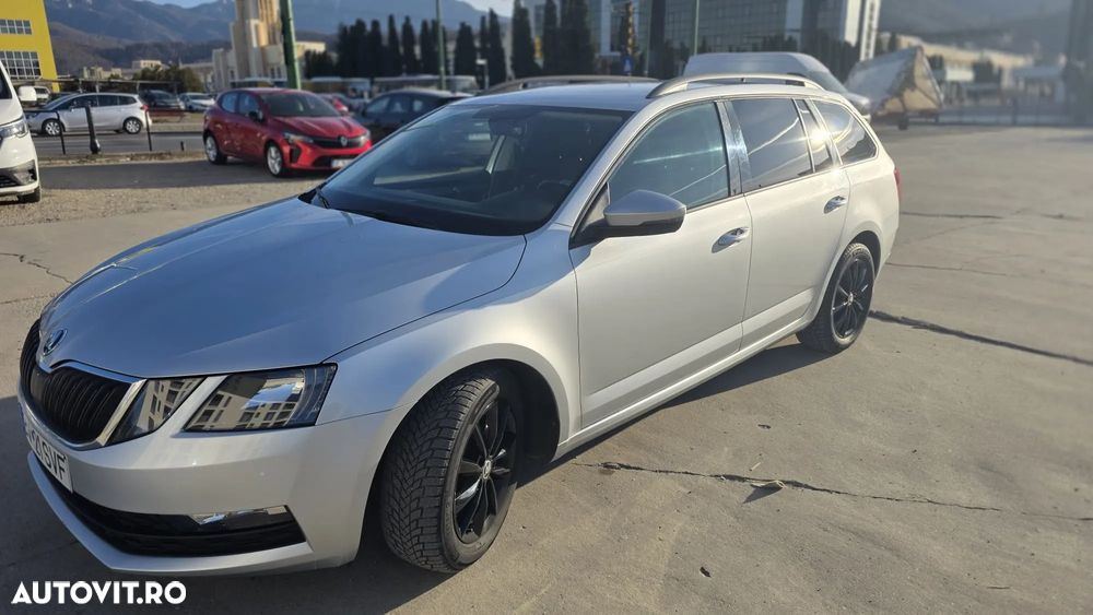 Skoda Octavia 1.6 TDI DSG Ambition - 1