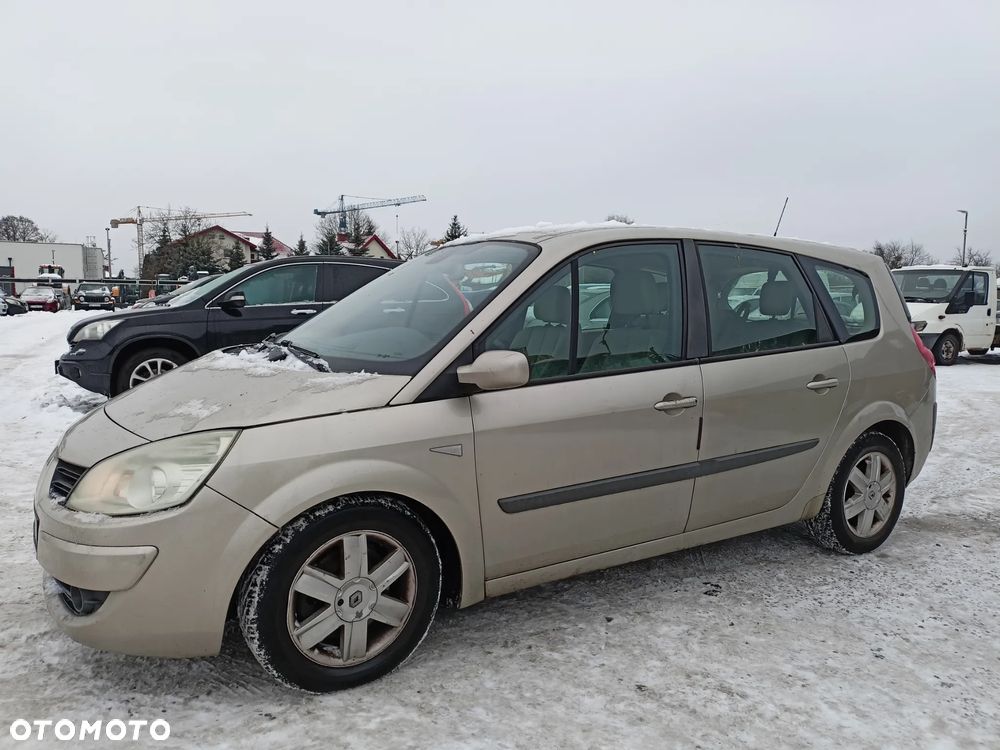 Renault Grand Scenic - 1