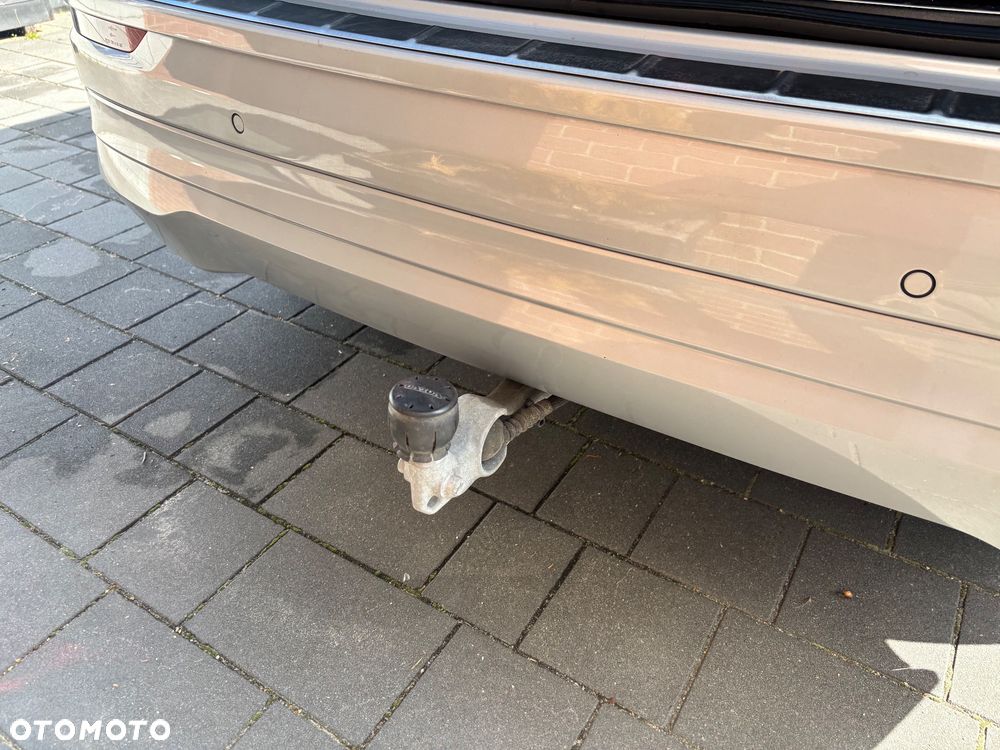 Volvo XC 60 B4 D AWD Momentum Pro - 20