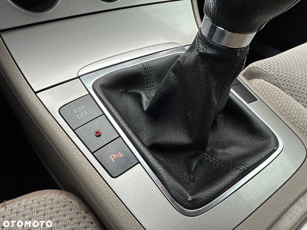 Volkswagen Passat - 24