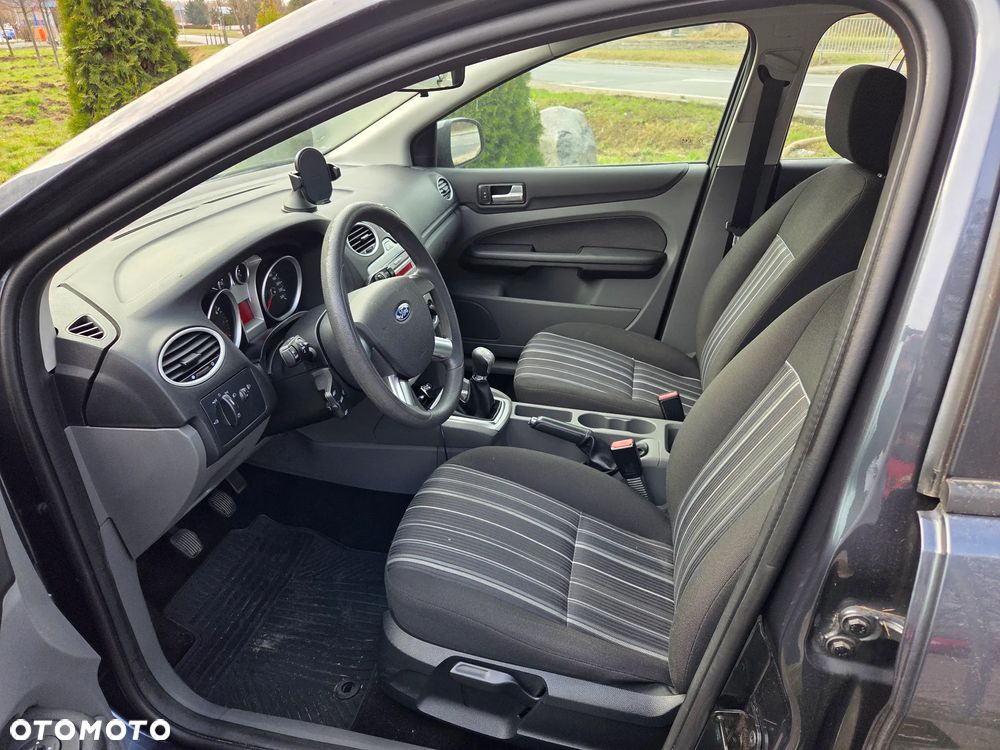 Ford Focus 1.6 Ambiente - 8