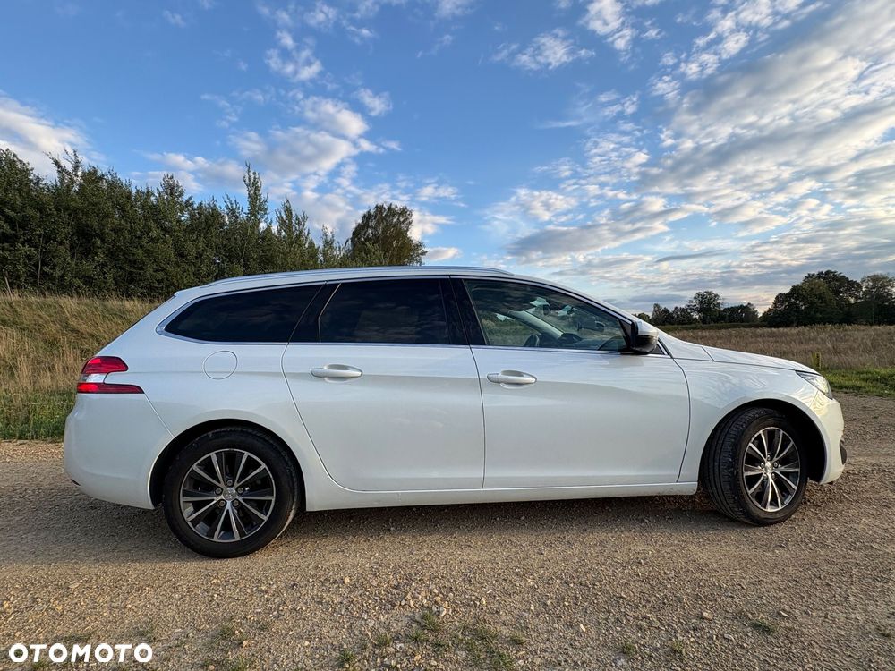 Peugeot 308 1.6 BlueHDi Allure S&S - 9
