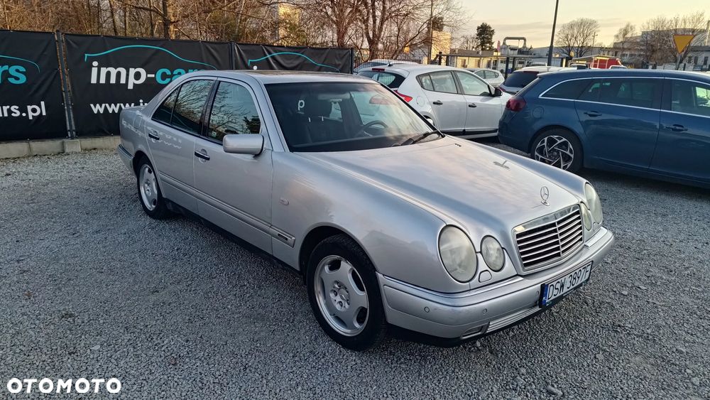 Mercedes-Benz Klasa E - 1