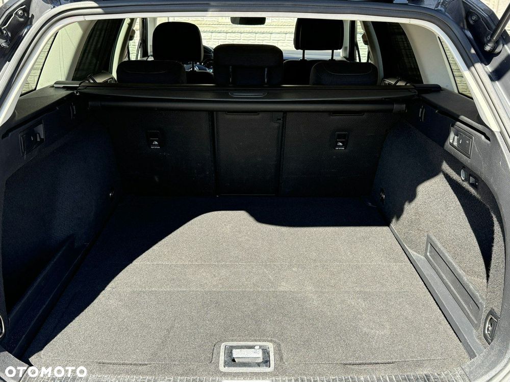 Volkswagen Passat - 24