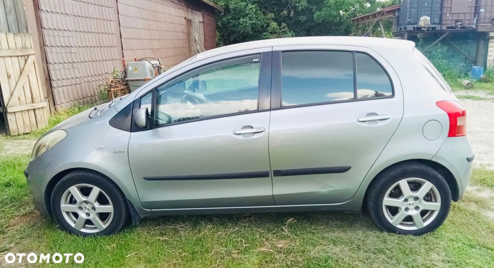 Toyota Yaris - 4