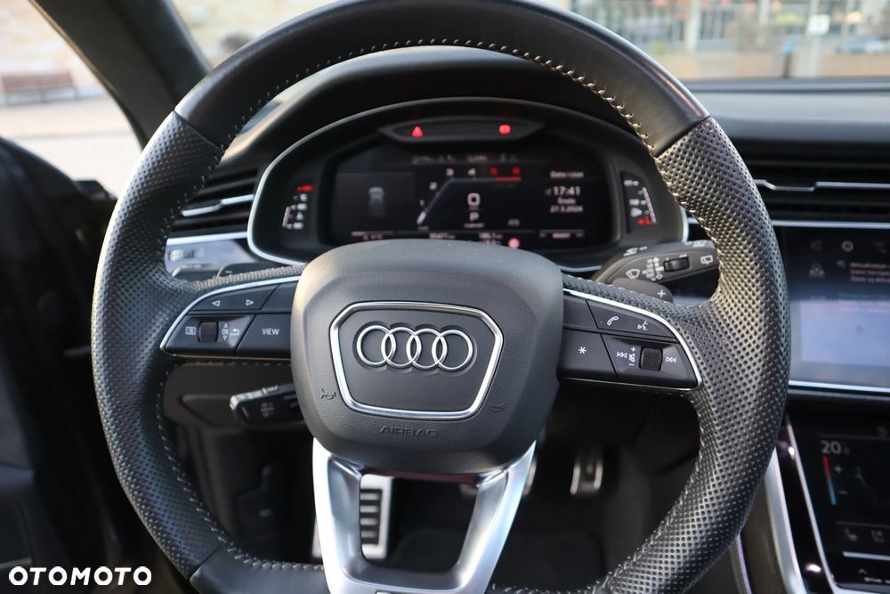 Audi SQ8 - 16