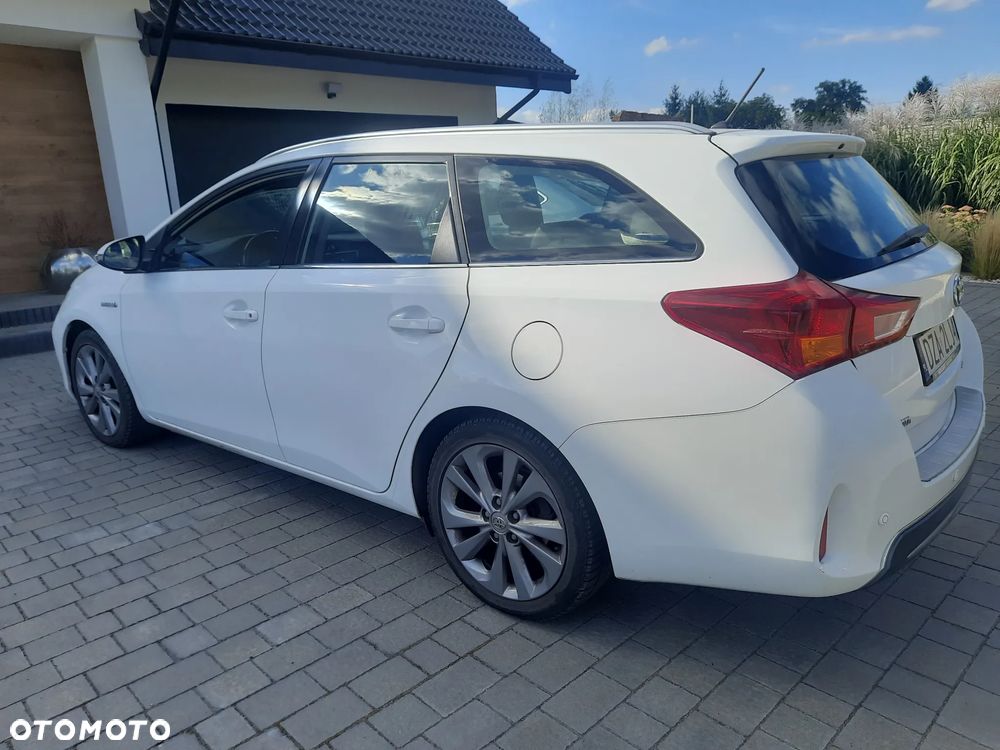 Toyota Auris 1.8 HSD Luna - 3