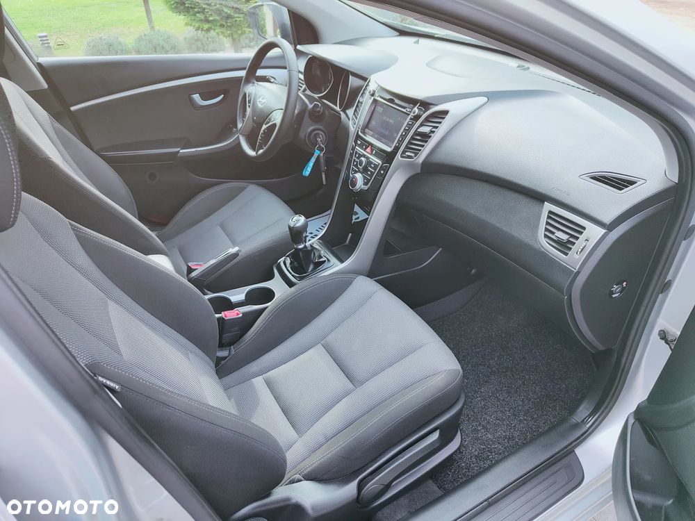 Hyundai i30 blue Kombi 1.6 CRDi Classic - 7