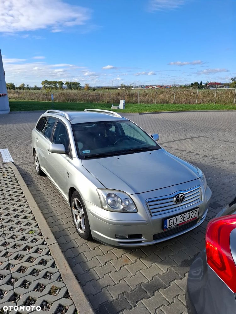 Toyota Avensis 2004 photo 2