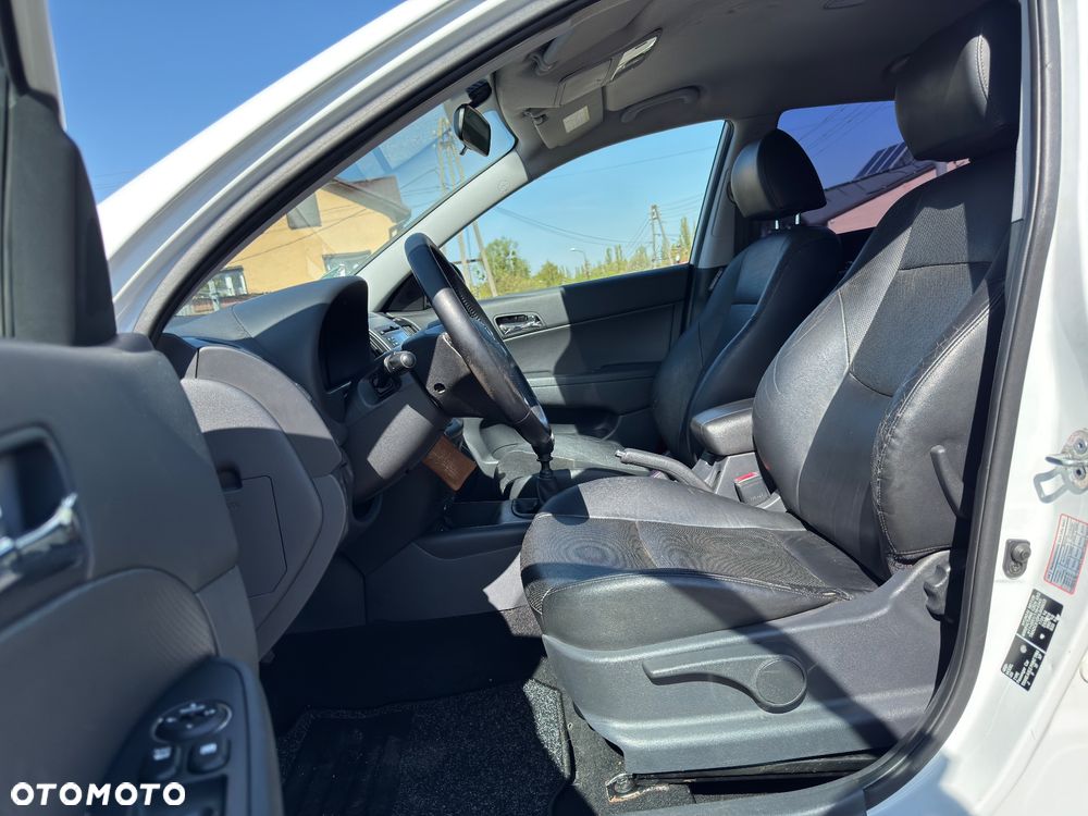 Hyundai i30 1.6 Classic + - 15