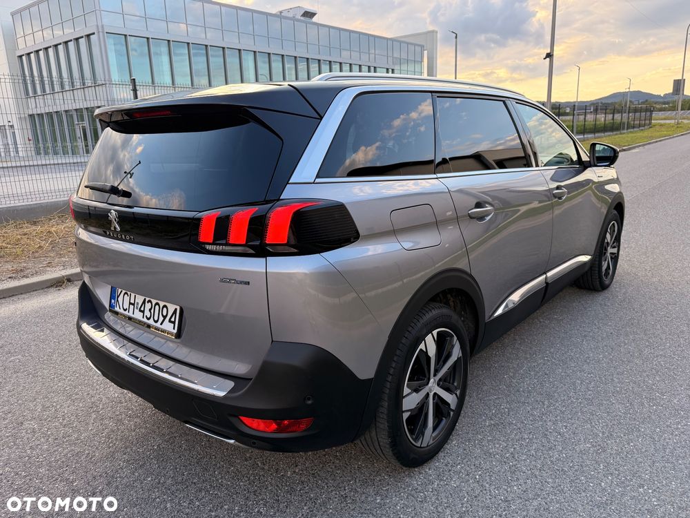 Peugeot 5008 - 8