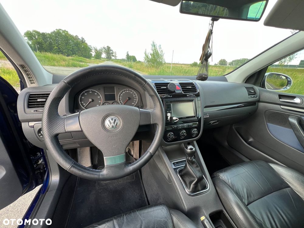Volkswagen Golf 2.0 FSI Sportline - 11