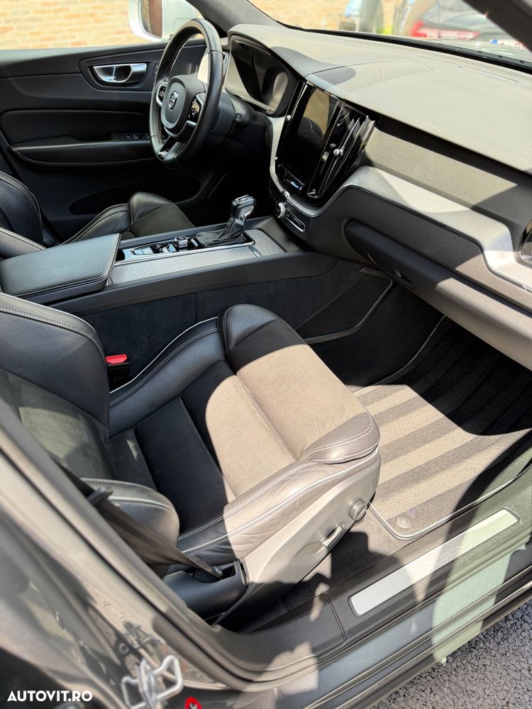 Volvo XC 60 T5 AWD R-Design - 6