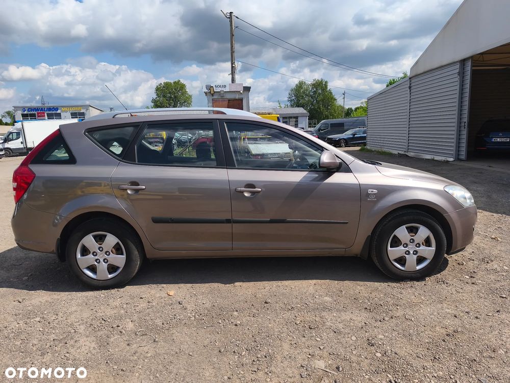 Kia Ceed 1.6 Comfort + - 4