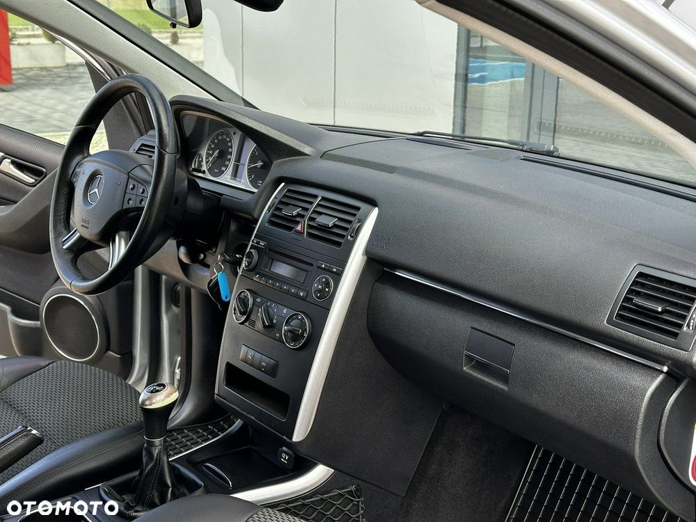 Mercedes-Benz Klasa B 180 BlueEffICIENCY - 15