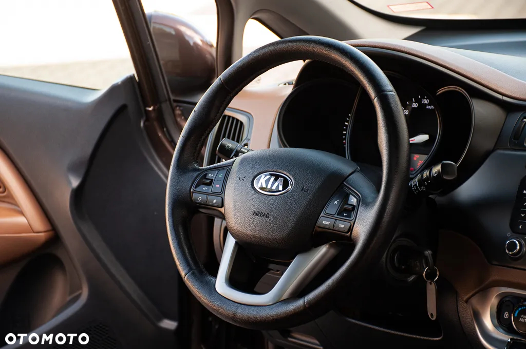 Kia Rio 1.4 Platinum Edition - 32