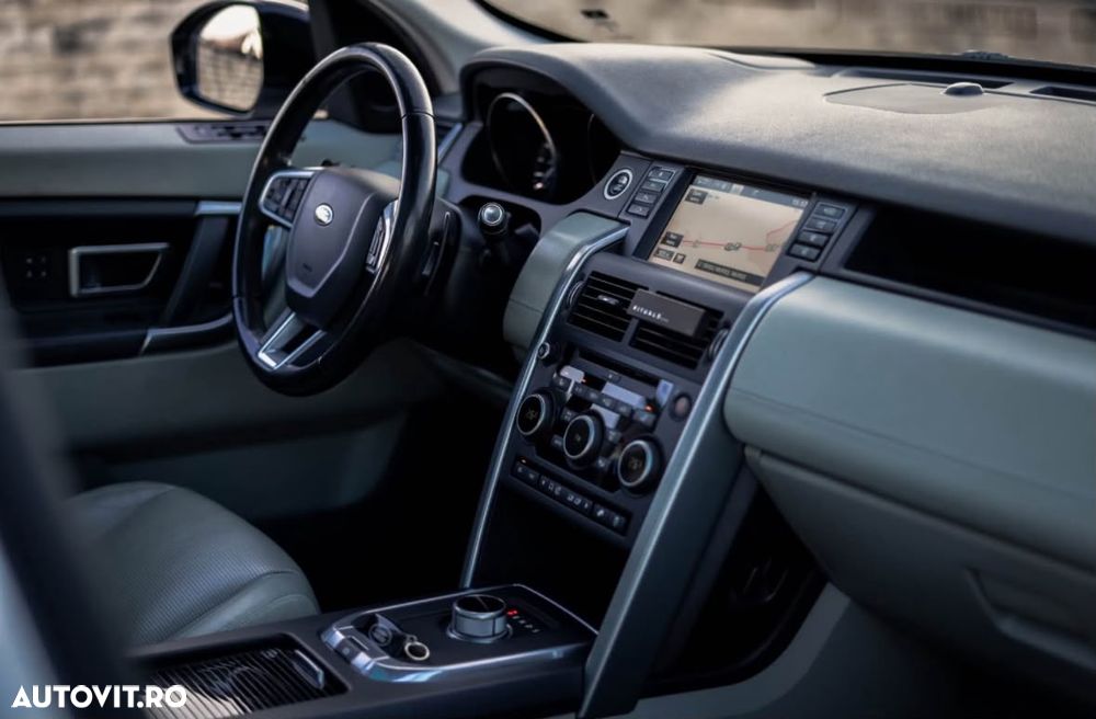 Land Rover Discovery Sport - 8