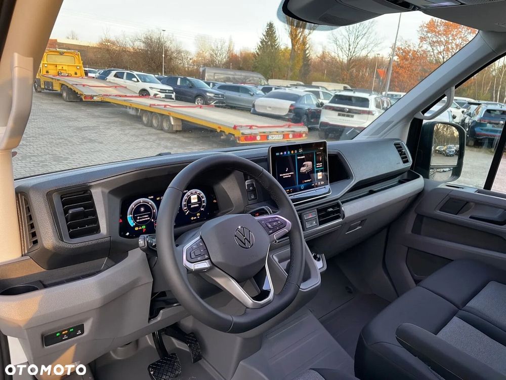 Volkswagen Crafter 35 Furgon z wysokim dachem 2,0 l 177 KM automat - 10