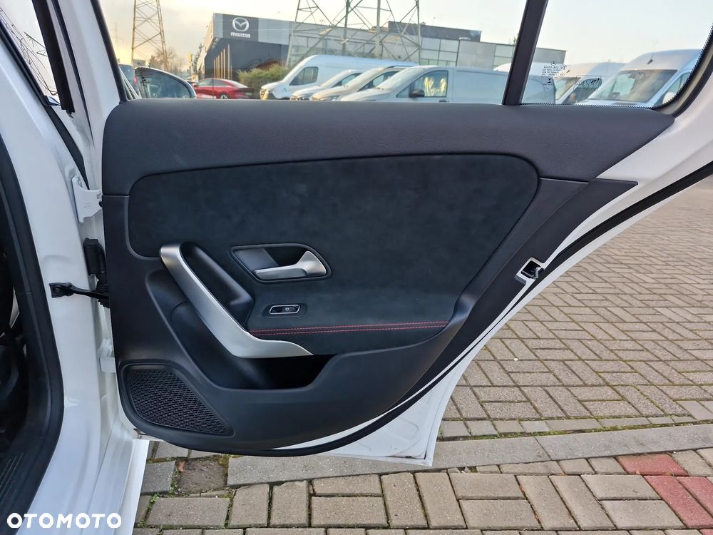 Mercedes-Benz Klasa A 220 4-Matic AMG Line 7G-DCT - 21