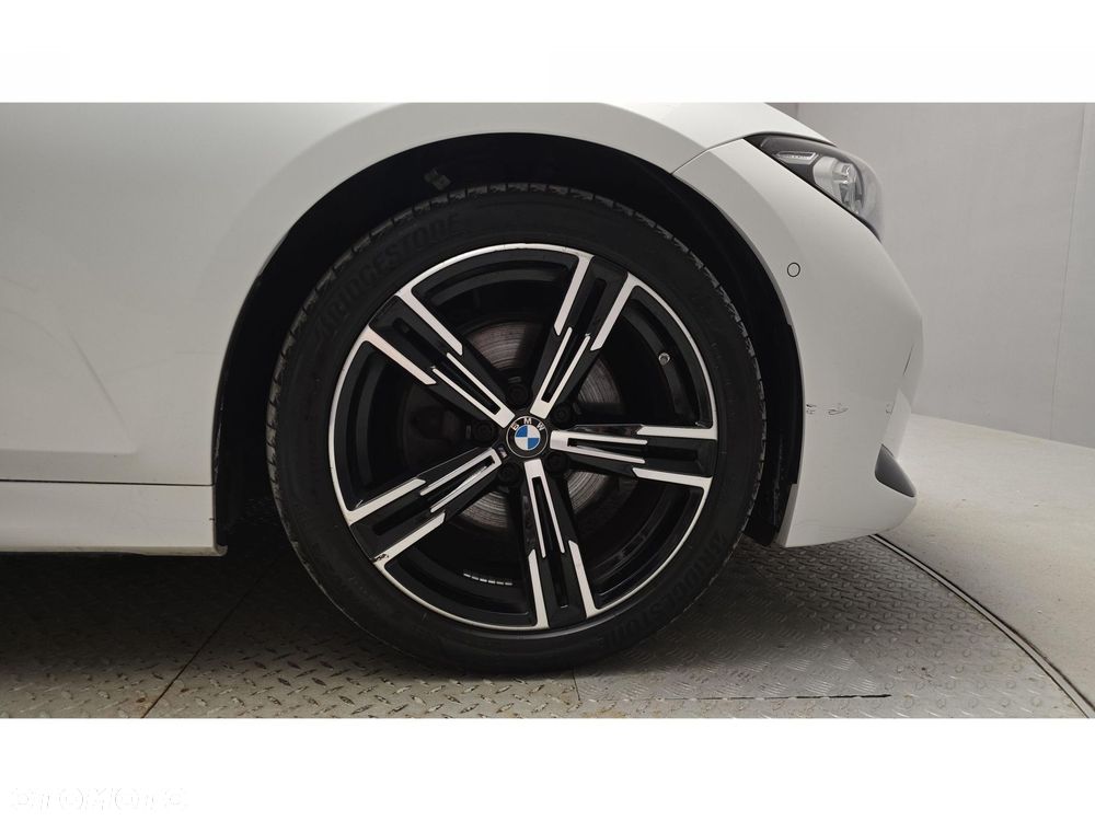 BMW Seria 3 320d xDrive M Sport - 25