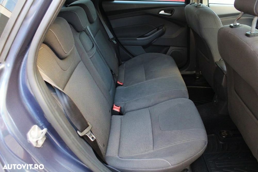 Ford Focus - 11