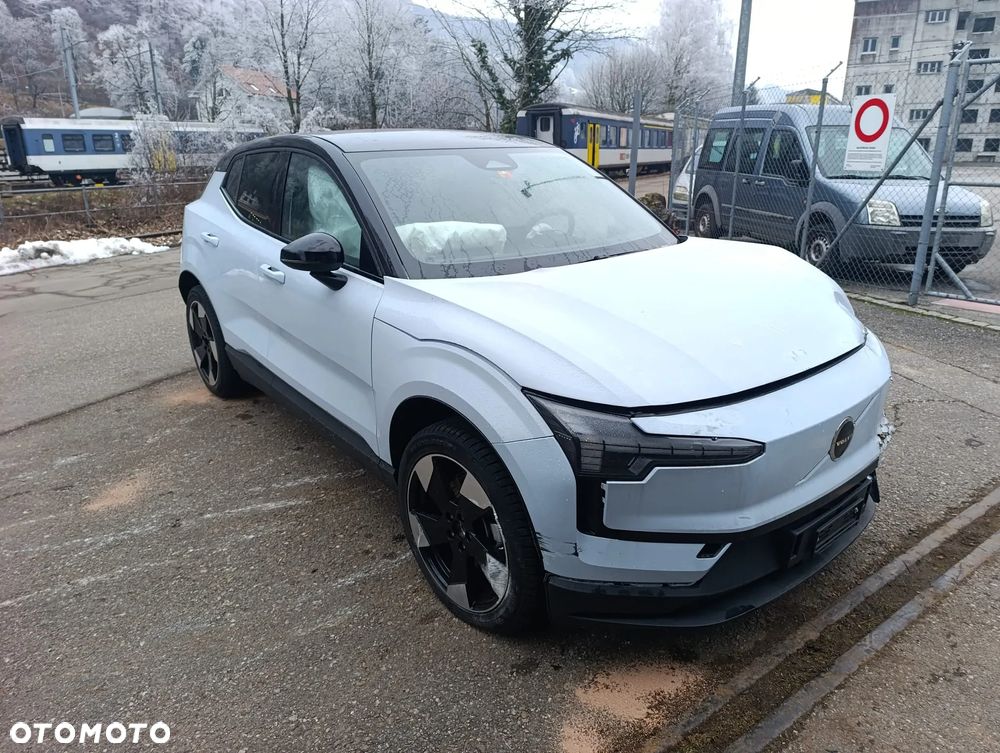 Volvo EX30 Single Motor Extended Range RWD Plus - 7