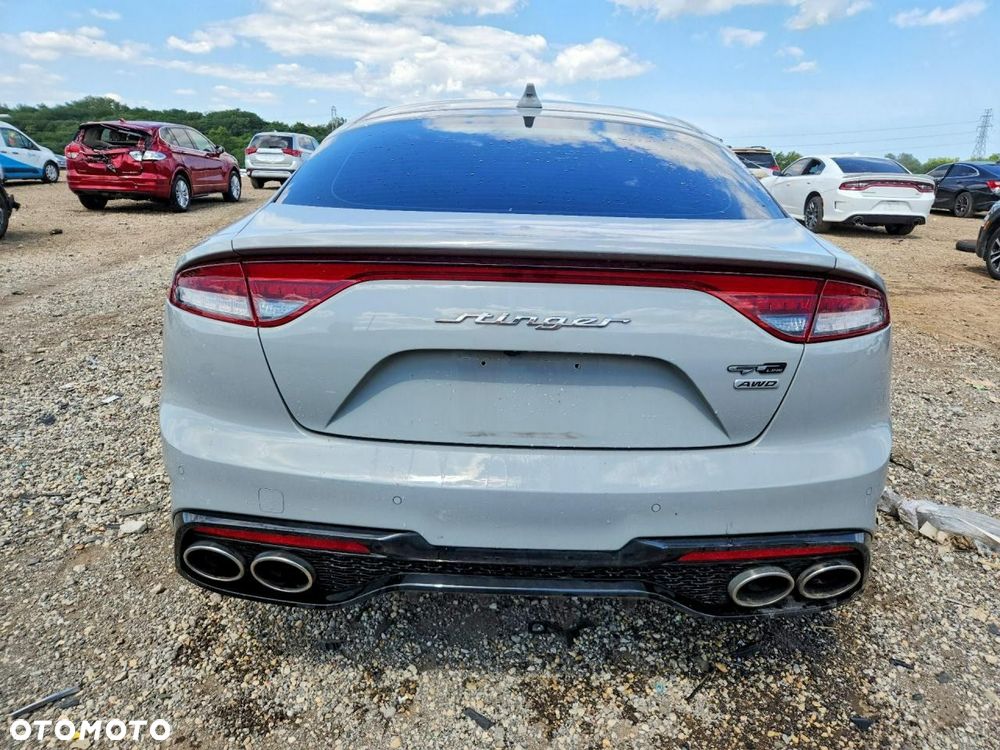Kia Stinger - 6