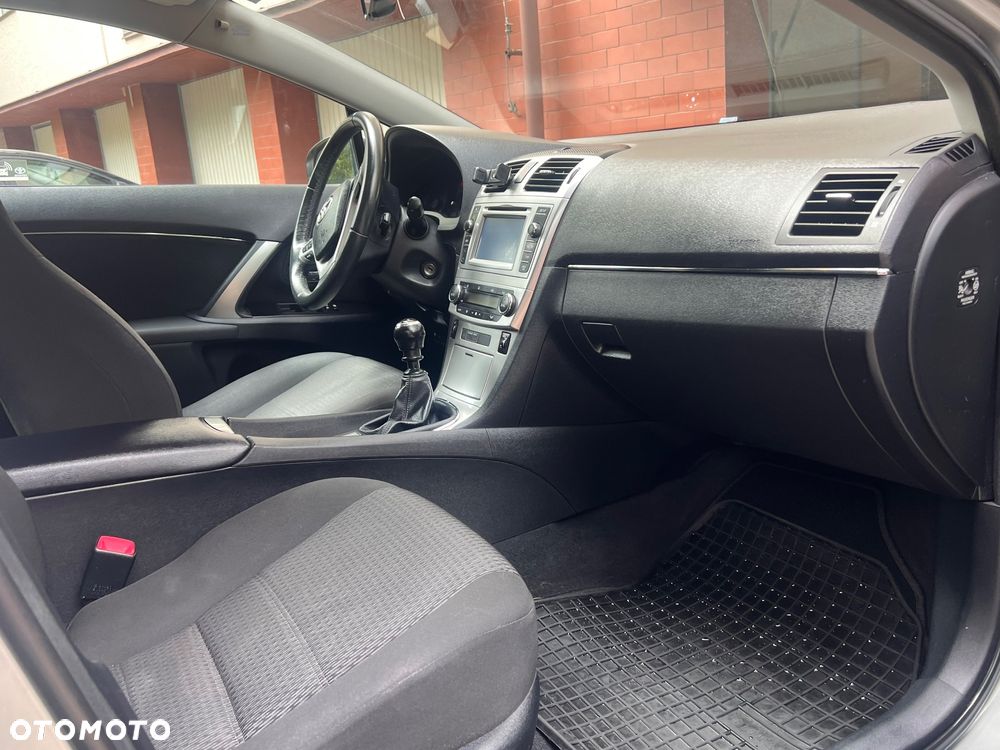 Toyota Avensis 2.0 D-4D Premium - 8