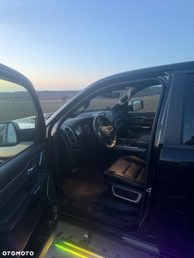 Dodge RAM 5.7 4x4 - 10