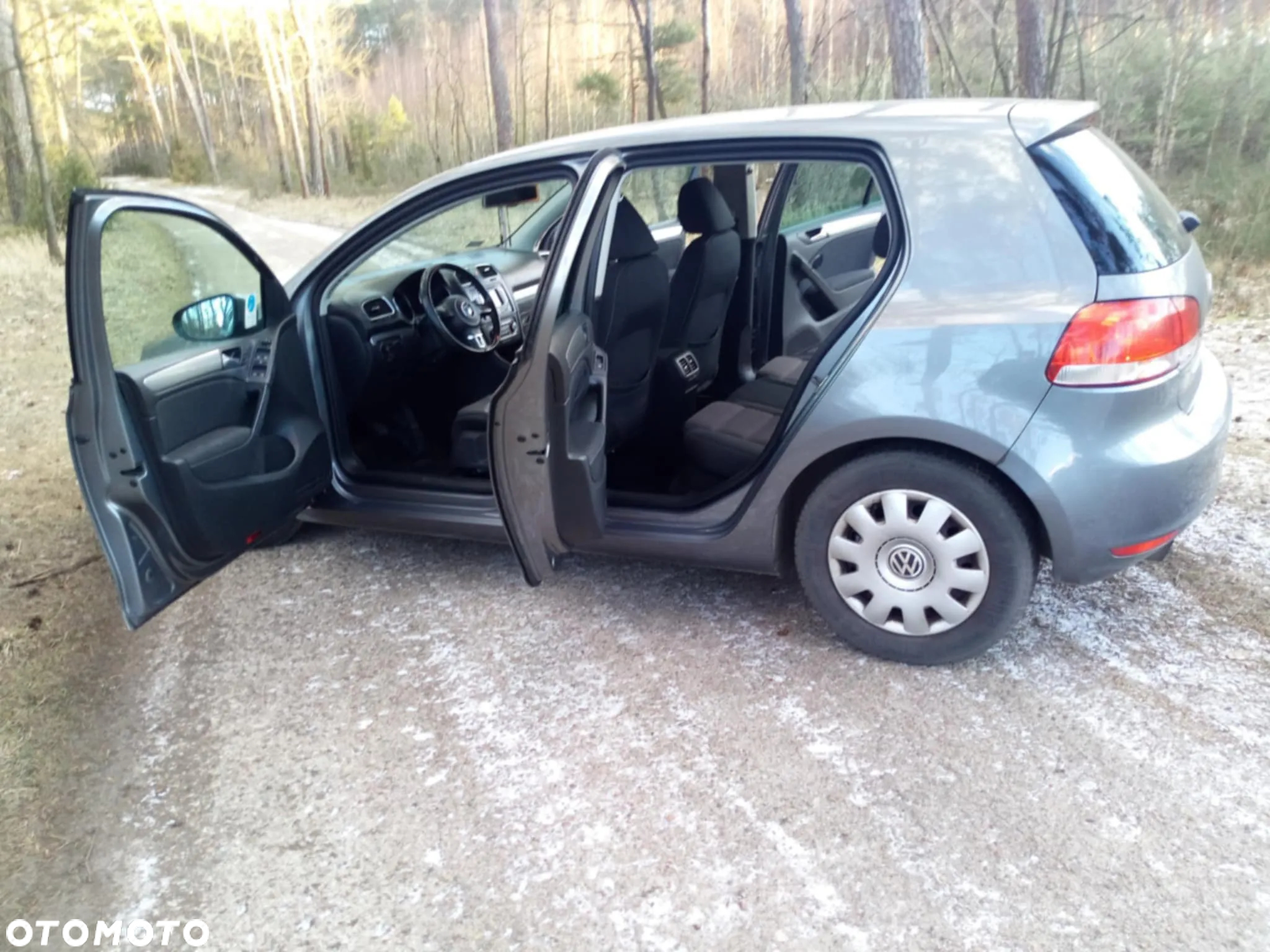 Volkswagen Golf VI 2.0 TDI Comfortline - 11
