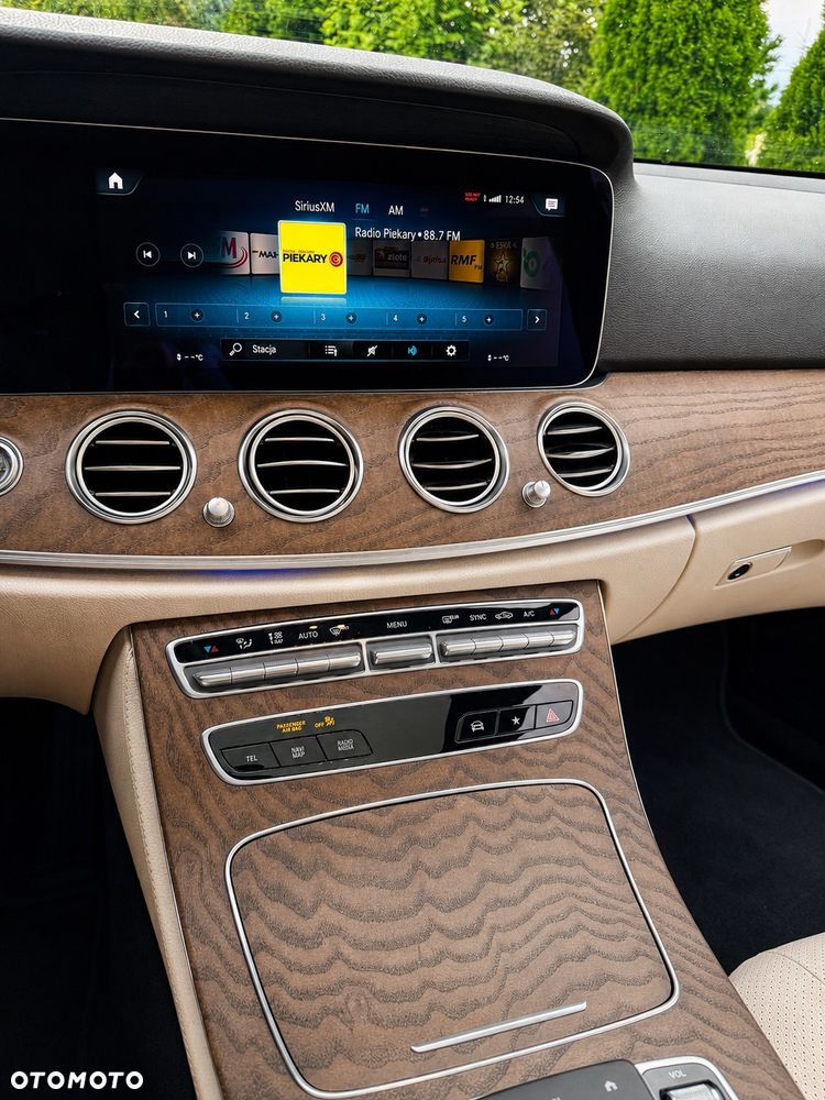 Mercedes-Benz Klasa E 350 9G-TRONIC AMG Line - 21