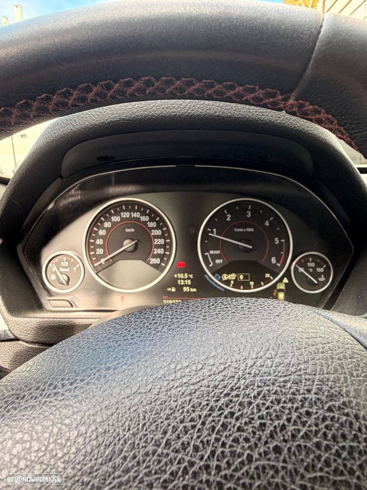 BMW 318 Gran Turismo d Sport Line - 14