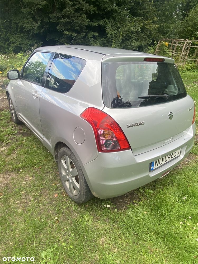 Suzuki Swift - 3