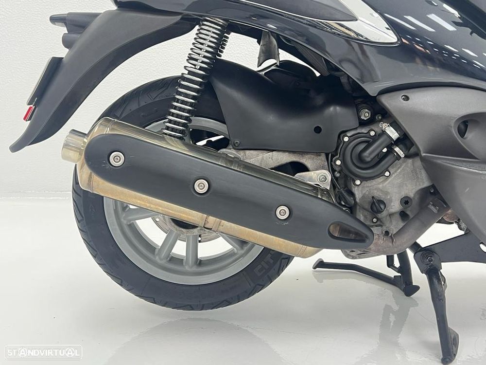 Piaggio Beverly 500 Beverly - 16