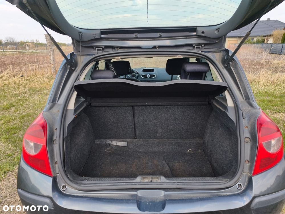 Renault Clio 1.5 dCi Alize - 8