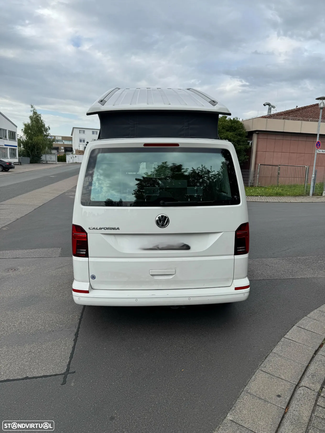 VW California Coast Volkswagen California Camper | 2 Camas – Dorme 4 Pessoas | Kitchenette + Cama no Teto - 3