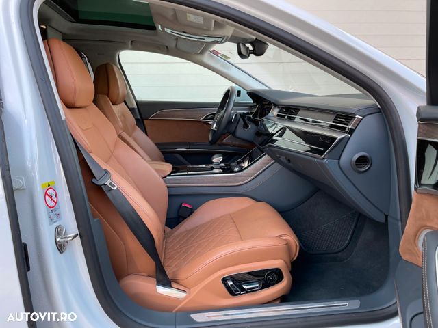 Audi A8 - 8