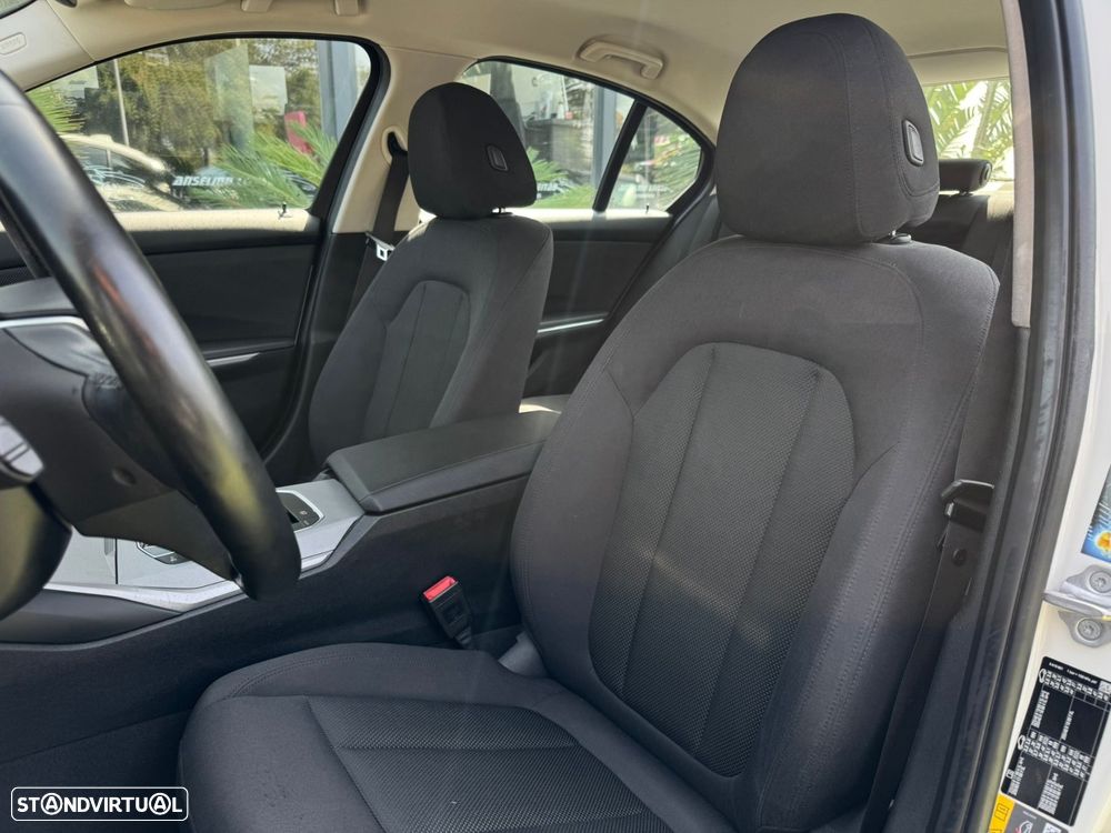 BMW 330 e Corporate Edition Auto - 14