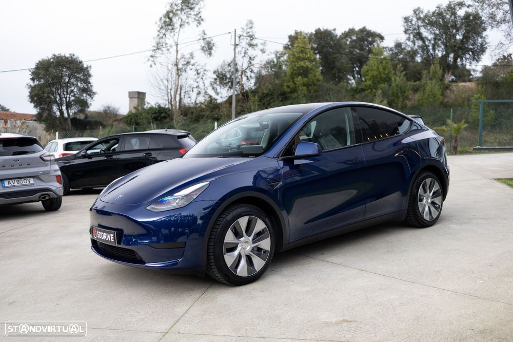 Tesla Model Y Standard RWD - 5