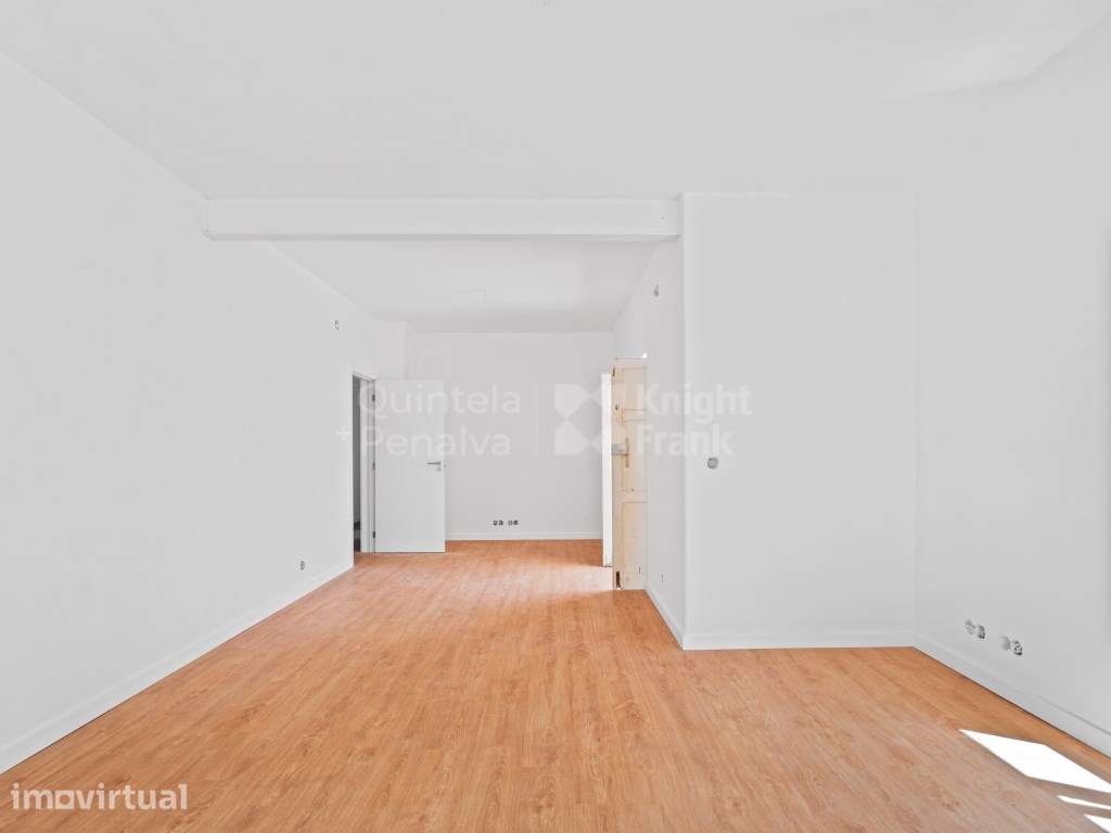 Moradia unifamiliar T4 com logradouro na Parede - Grande imagem: 4/26