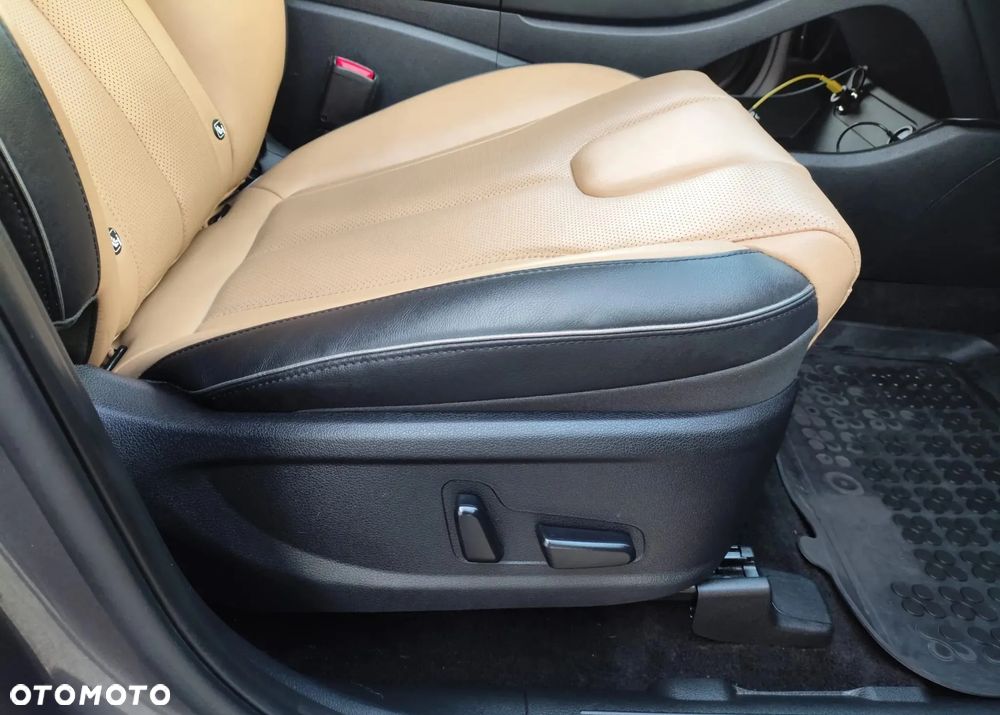 Hyundai Santa Fe 1.6 T-GDI HEV Premium 4WD - 11