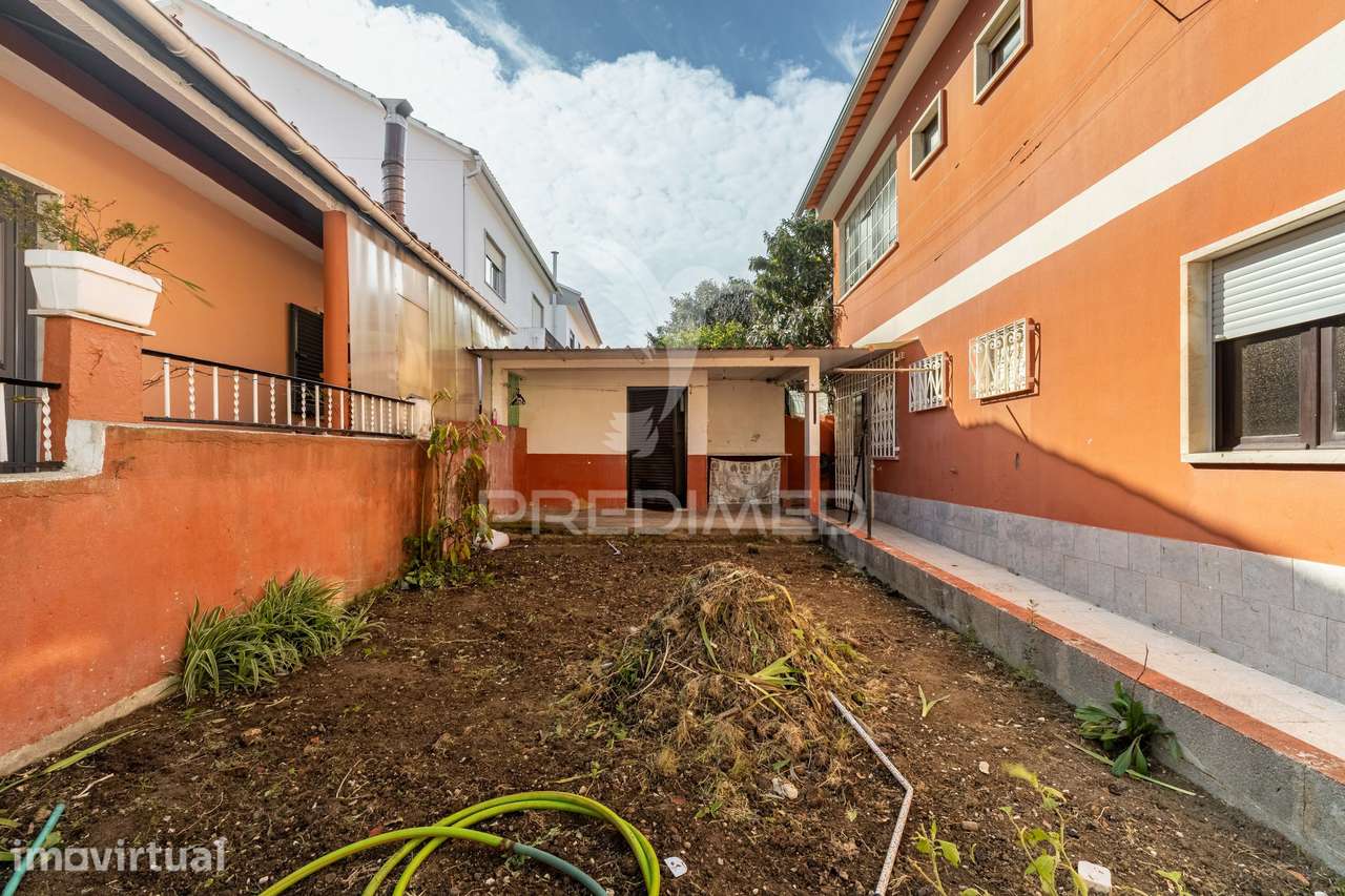 Oportunidade - Moradia bifamiliar, com logradouro + Terreno - Grande imagem: 3/38