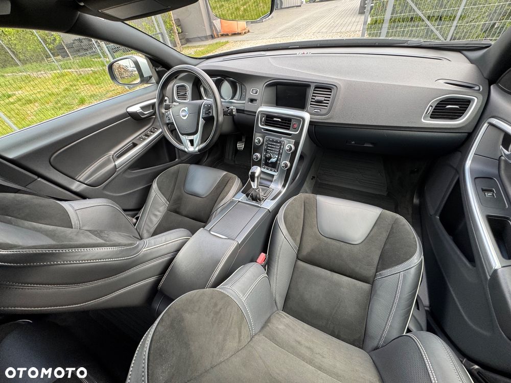 Volvo V60 D3 Drive-E R-Design Momentum - 16