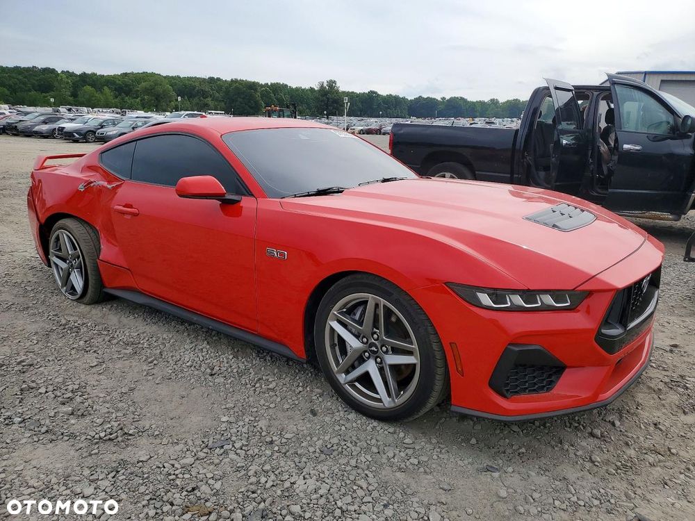 Ford Mustang - 4