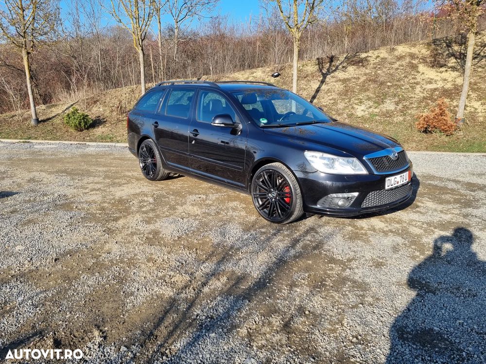 Skoda Octavia Combi 2.0 TDI DPF RS - 9