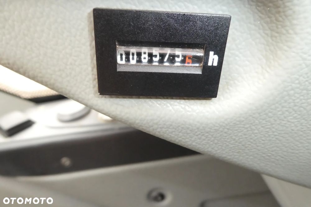 Liebherr R 922 SPROWADZONY - 32